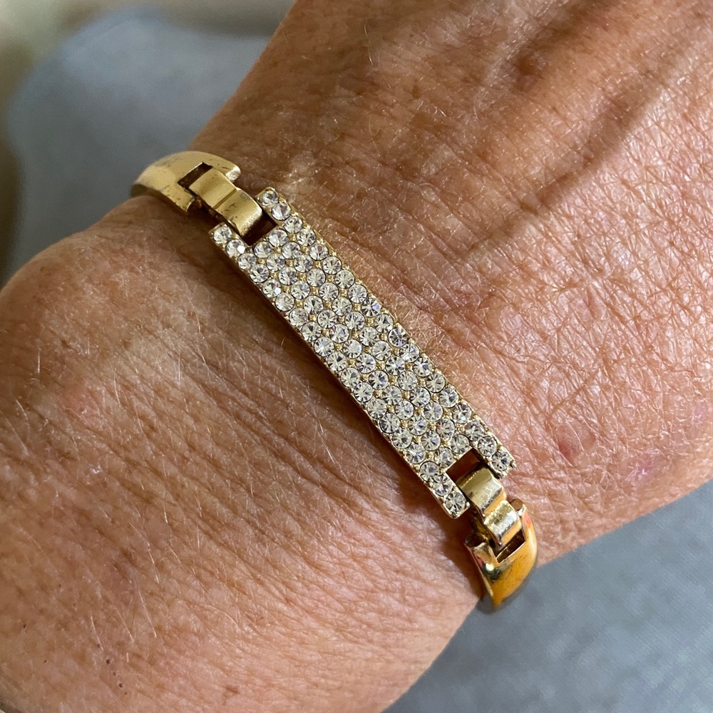 18kt GP Gold Curved Bar Link Bracelet 7” + Extender w/ Safety Chain